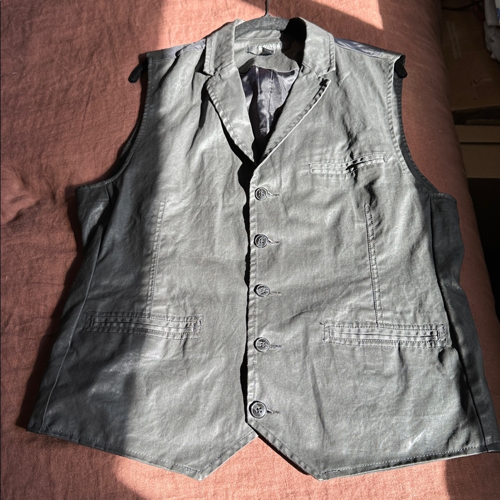 XL Kenneth Cole black faux leather, long vest. Satin lined. Fitted. 3 pockets